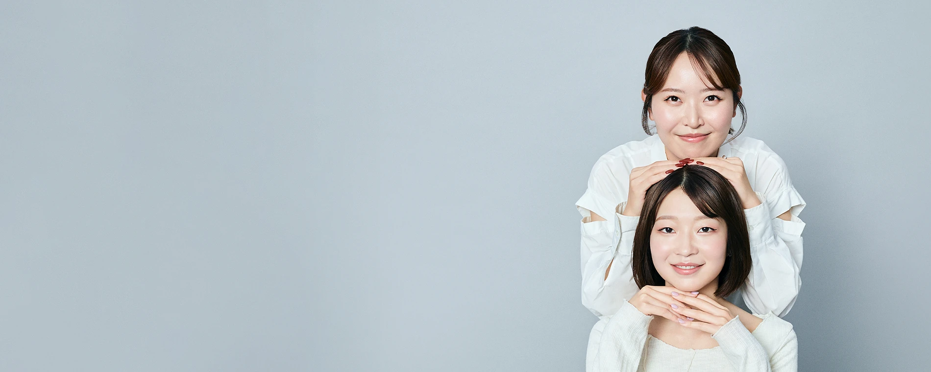 顧客戦略部　笠間 萌々香　（メールマガジン企画編集担当） ブランドクリエイティブ部　前川 美穂　（APEX・肌分析企画開発担当）