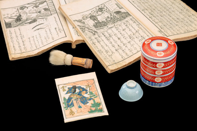 『都風俗化粧伝』、白粉三段重、白粉刷毛、白粉「雲井香」など (3346)